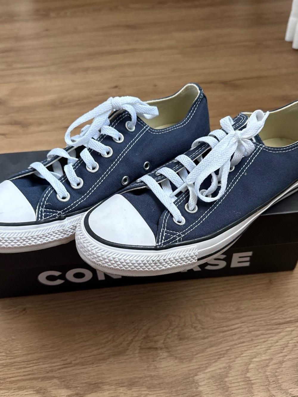 Converse Low Top Sneakers - Navy & White